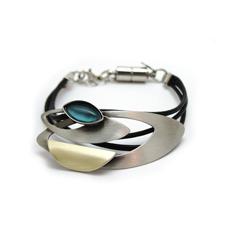 Elliptic Brushed Silver Leather Bracelet with Blue Catsite - Click Image to Close